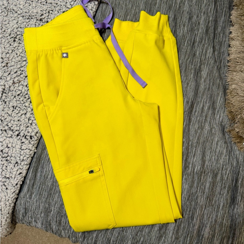 Figs Zamora Joggers Lifesaver Yellow